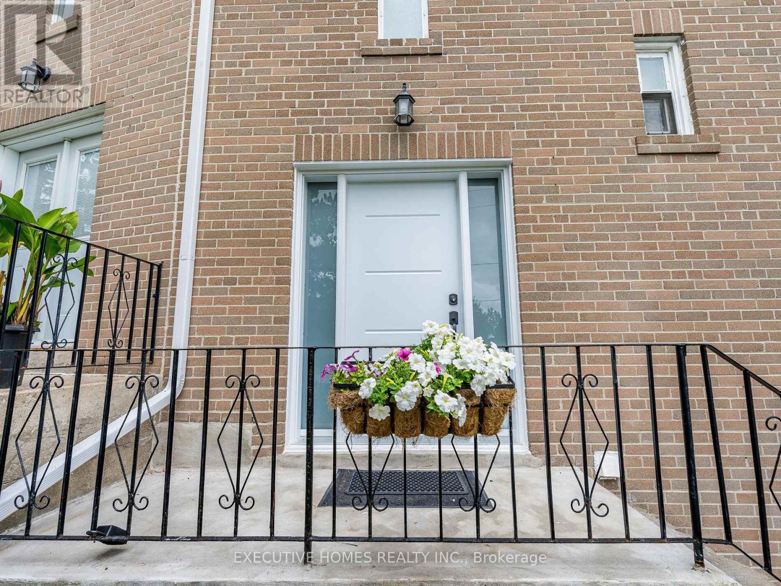 210 - 55 Rameau Drive E, Toronto (Hillcrest Village), Ontario  M2H 1T6 - Photo 8 - C12451084