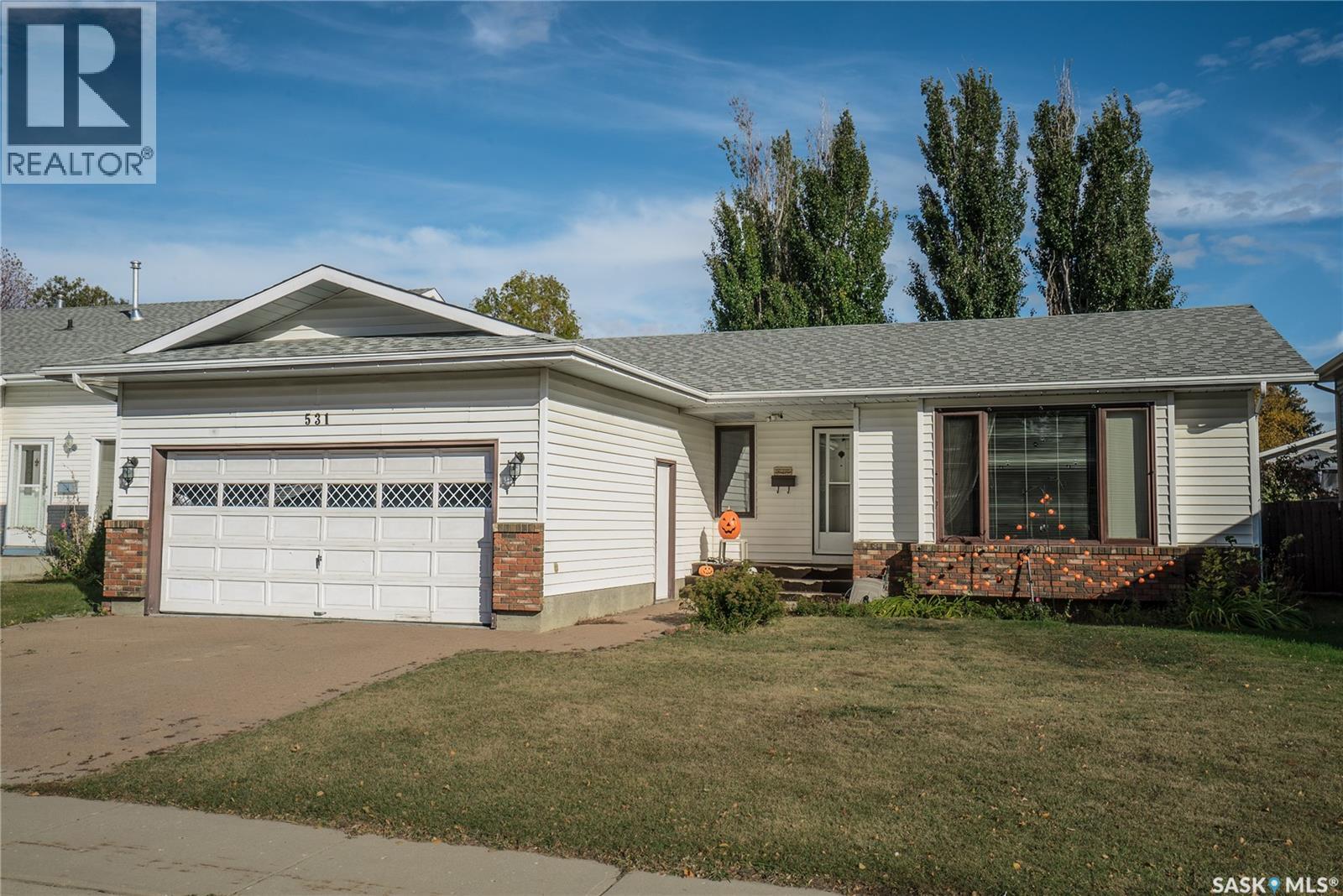 531 Smoothstone Crescent, Saskatoon, Saskatchewan  S7J 4T4 - Photo 2 - SK020381