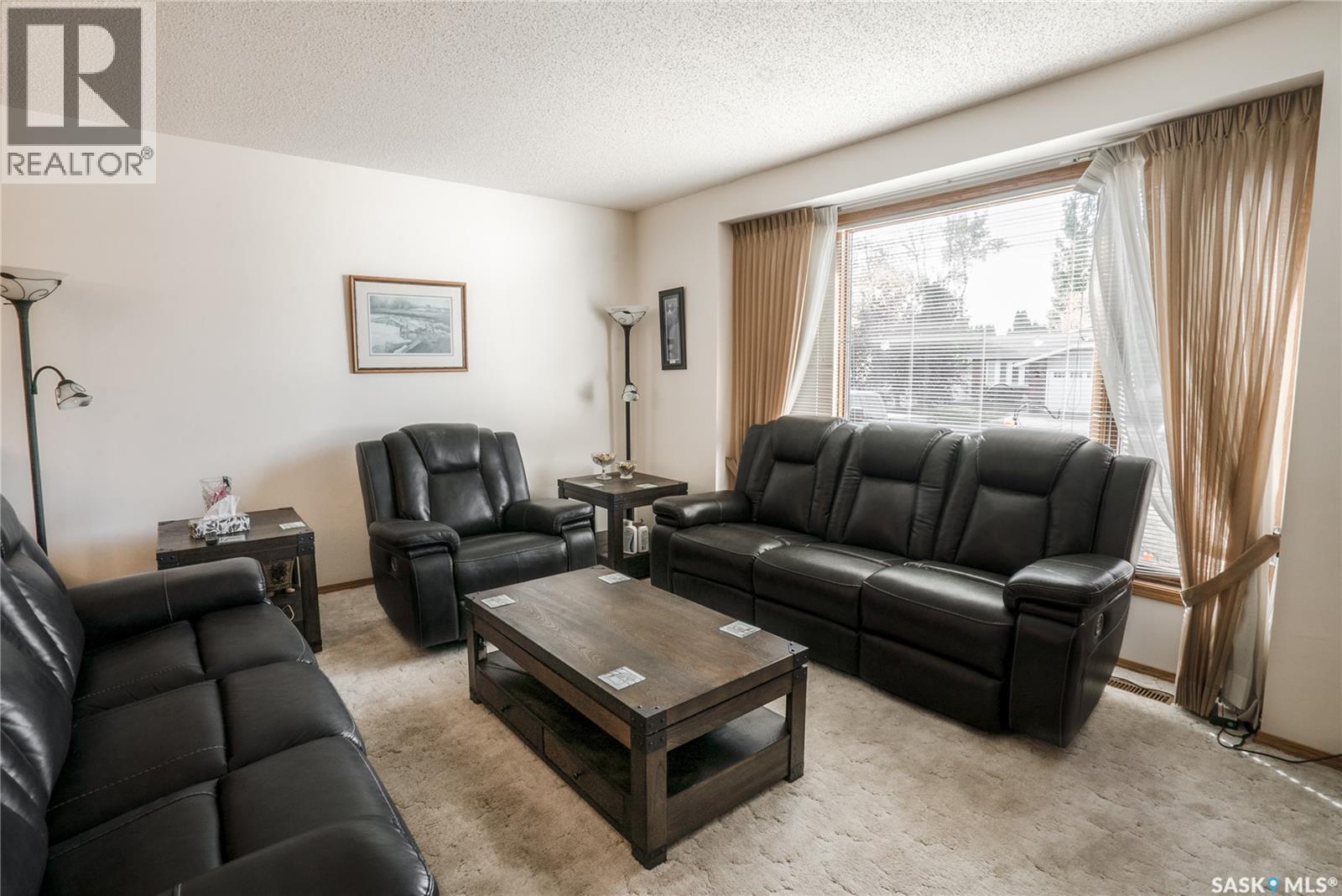 531 Smoothstone Crescent, Saskatoon, Saskatchewan  S7J 4T4 - Photo 3 - SK020381