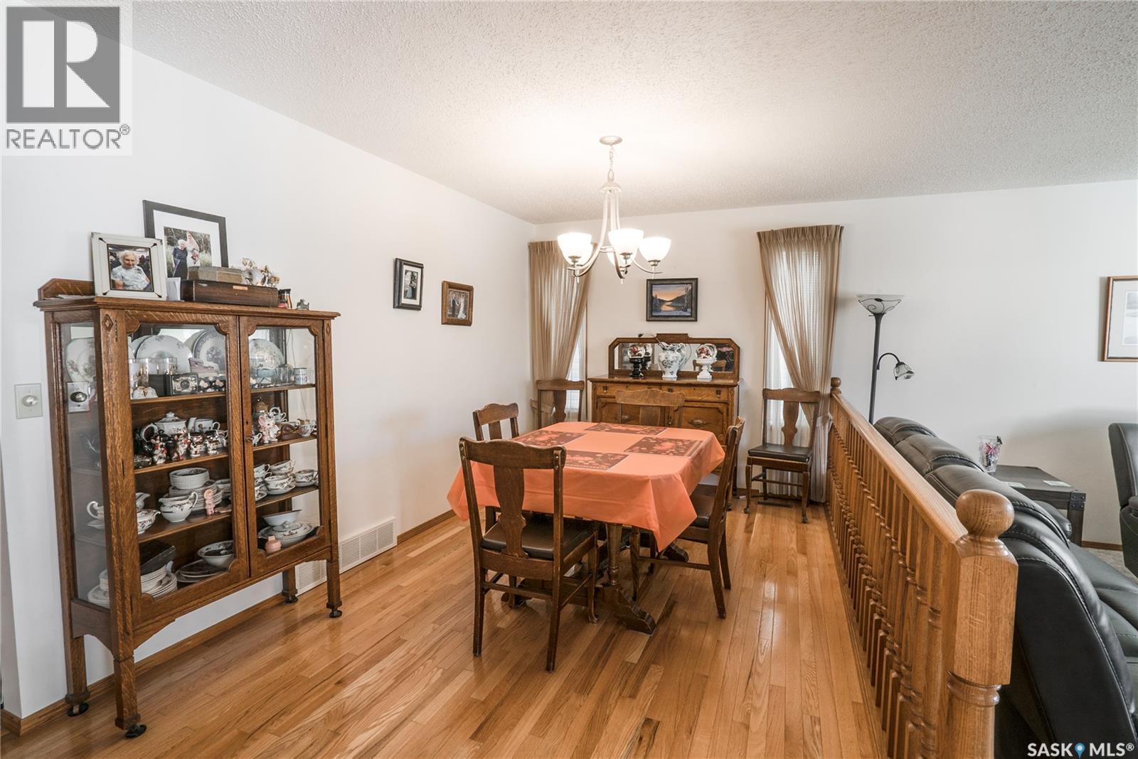 531 Smoothstone Crescent, Saskatoon, Saskatchewan  S7J 4T4 - Photo 6 - SK020381