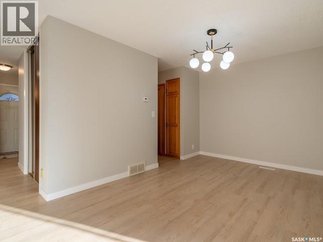 270 Plainsview Drive, Regina, Saskatchewan  S4S 6N1 - Photo 7 - SK020245