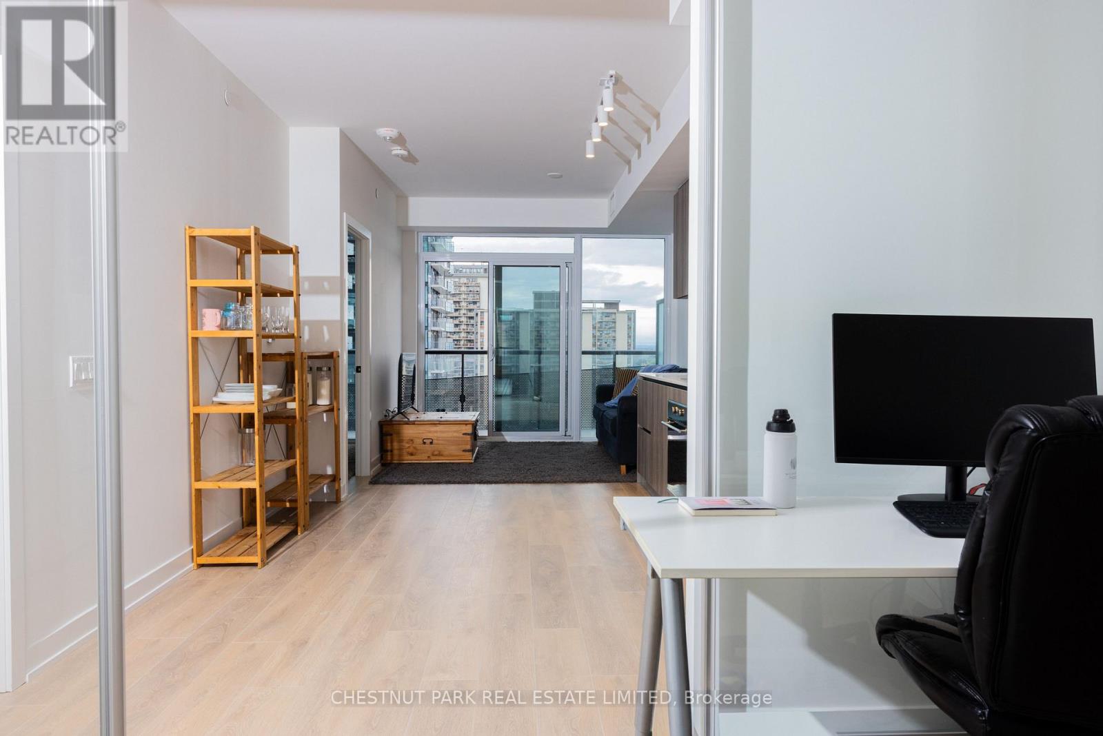 1807 - 117 Broadway Avenue, Toronto, Ontario  M4P 1V3 - Photo 4 - C12451445