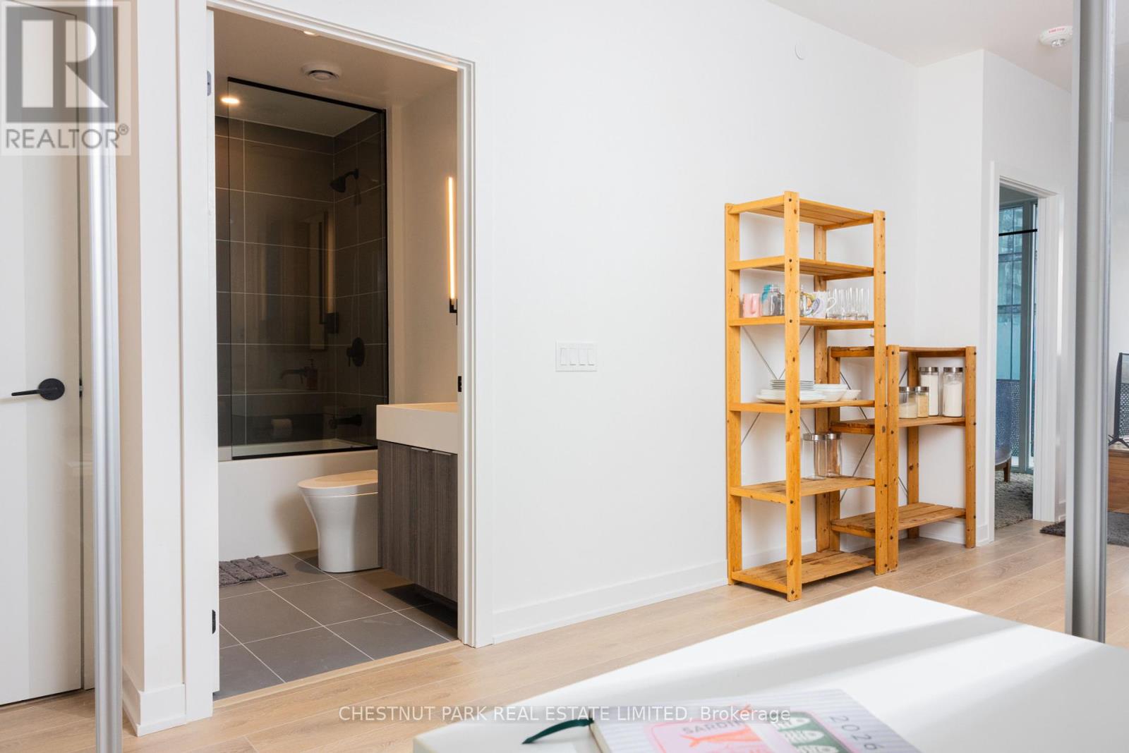 1807 - 117 Broadway Avenue, Toronto, Ontario  M4P 1V3 - Photo 5 - C12451445