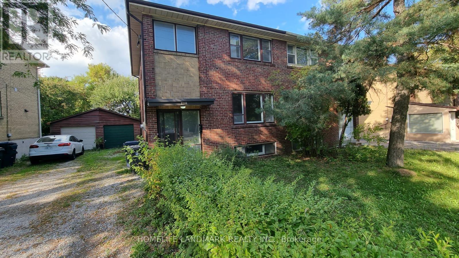 710 SHEPPARD AVENUE E, Toronto, Ontario