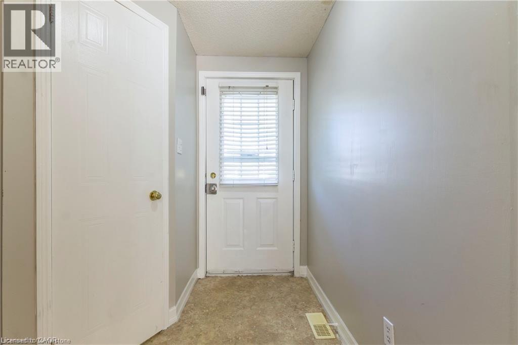 419 Downsview Place, Waterloo, Ontario  N2K 3T9 - Photo 5 - 40777488