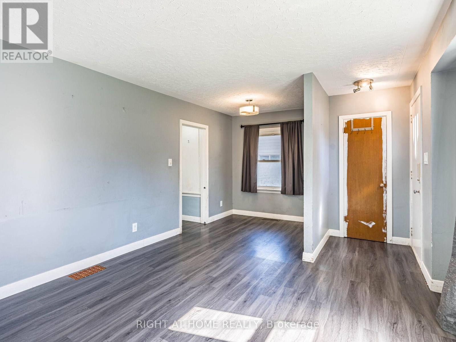 148 Winchester Road E, Whitby (Brooklin), Ontario  L1M 1X2 - Photo 11 - E12451446