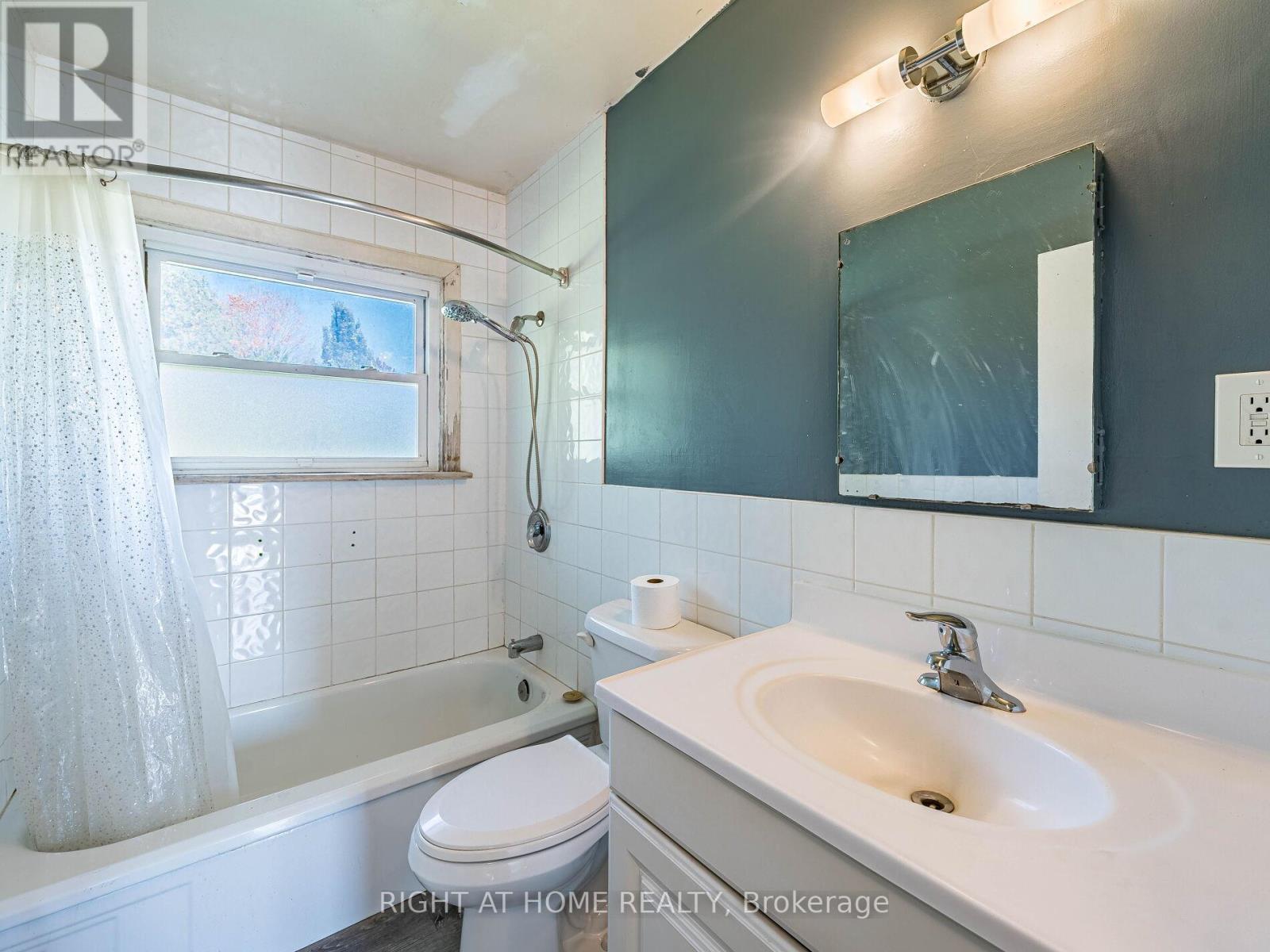 148 Winchester Road E, Whitby (Brooklin), Ontario  L1M 1X2 - Photo 19 - E12451446