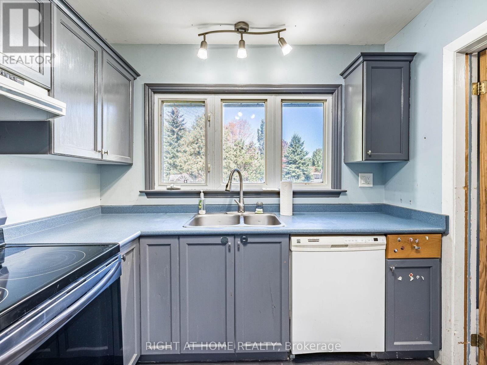 148 Winchester Road E, Whitby (Brooklin), Ontario  L1M 1X2 - Photo 23 - E12451446