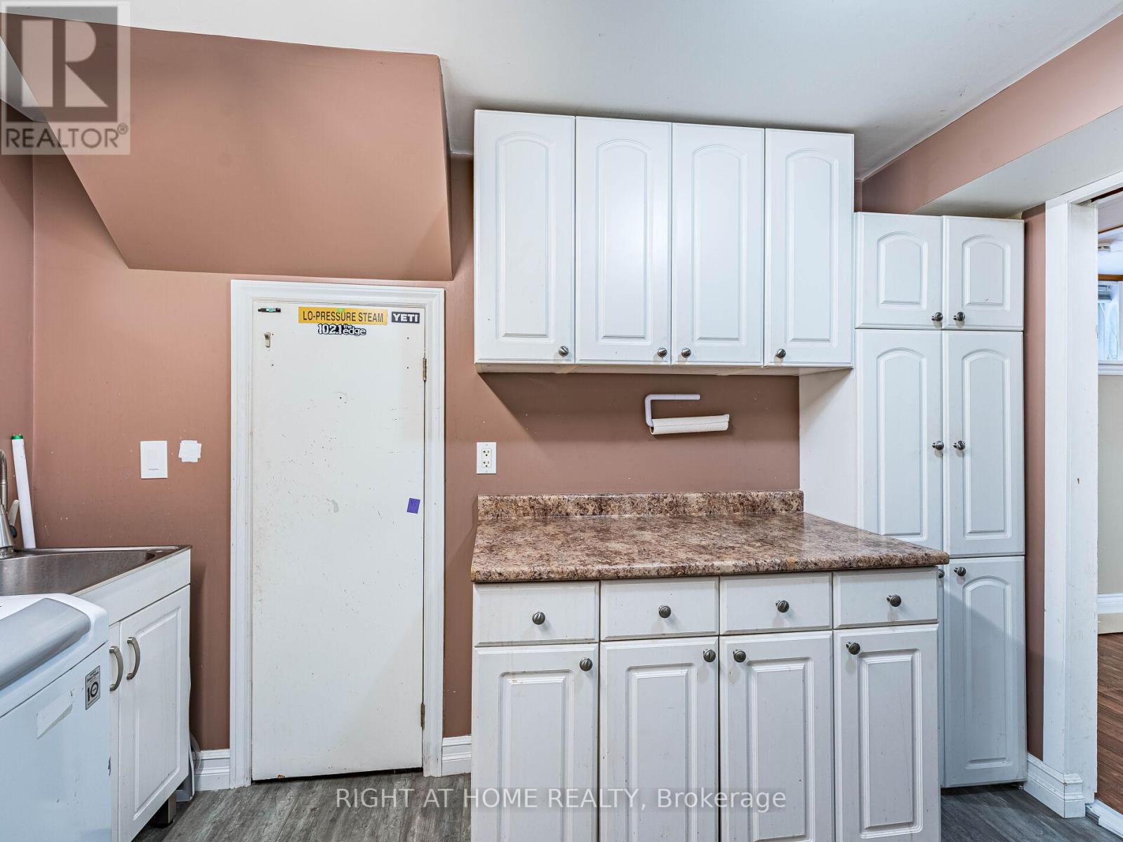 148 Winchester Road E, Whitby (Brooklin), Ontario  L1M 1X2 - Photo 35 - E12451446