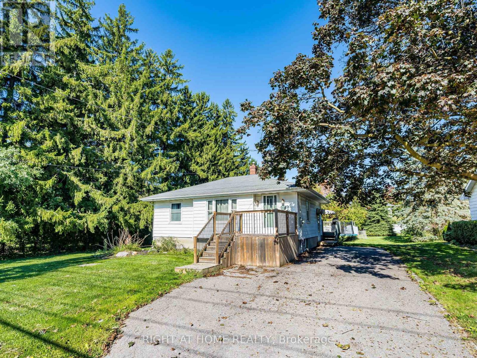 148 Winchester Road E, Whitby (Brooklin), Ontario  L1M 1X2 - Photo 5 - E12451446