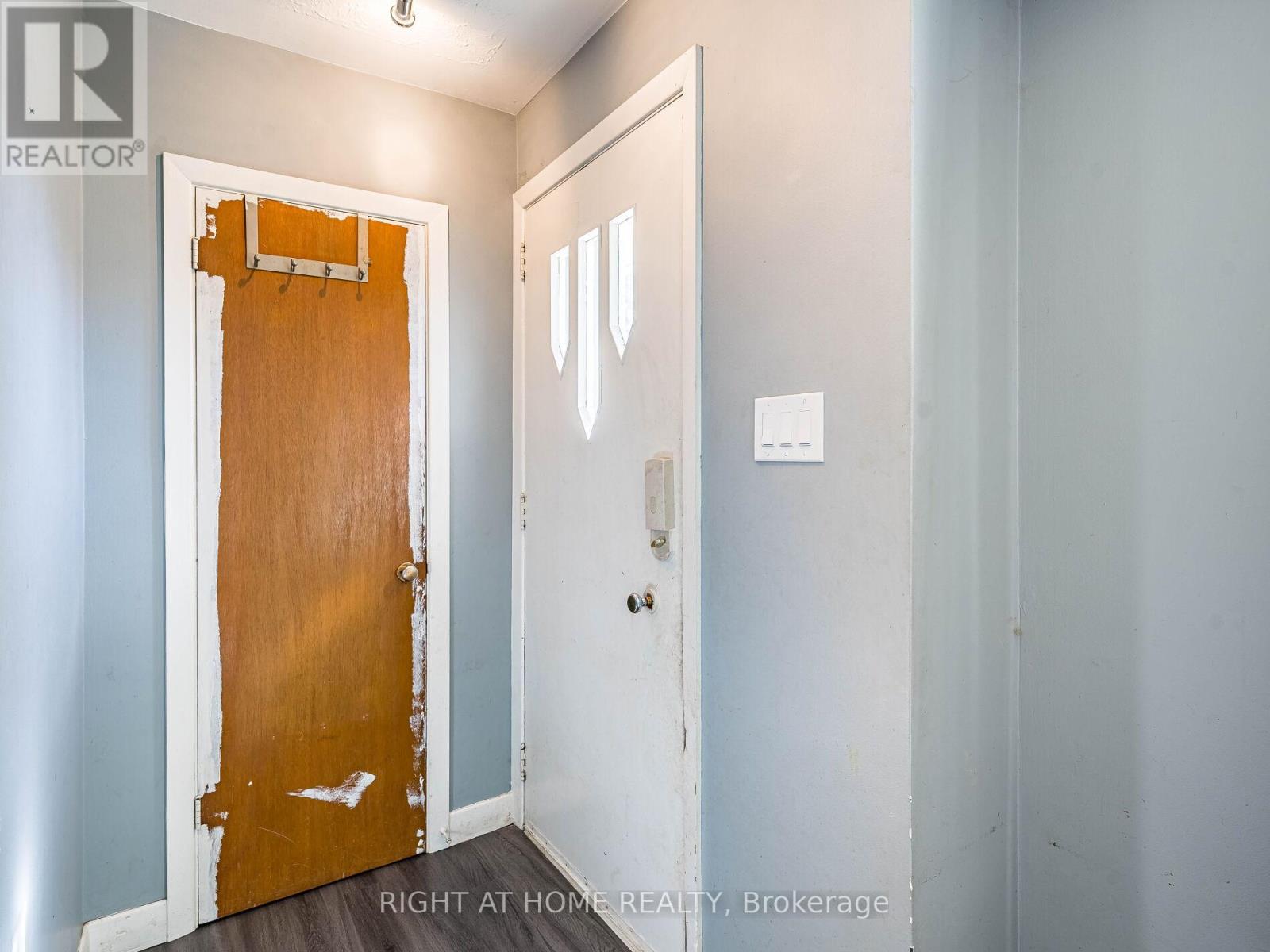 148 Winchester Road E, Whitby (Brooklin), Ontario  L1M 1X2 - Photo 8 - E12451446