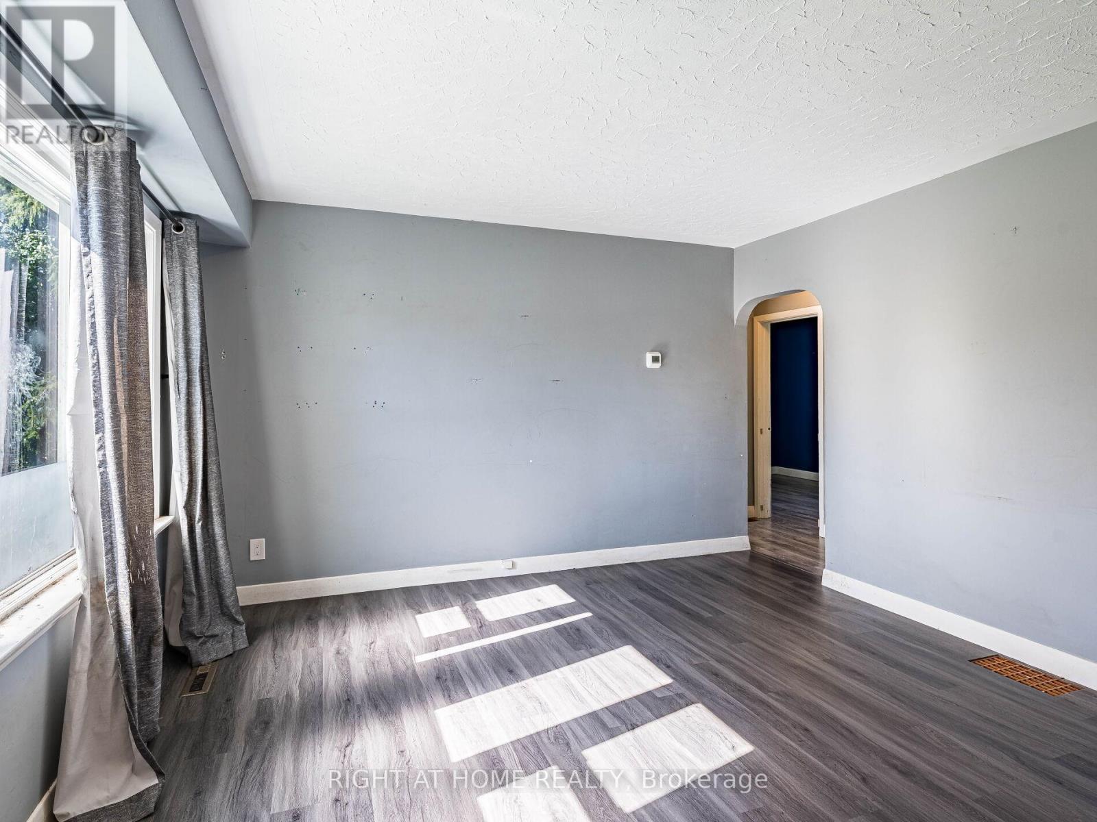 148 Winchester Road E, Whitby (Brooklin), Ontario  L1M 1X2 - Photo 9 - E12451446