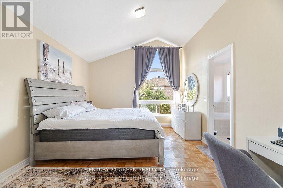 18 Fiddlehead Terrace, Toronto (Malvern), Ontario  M1B 6B5 - Photo 23 - E12451489