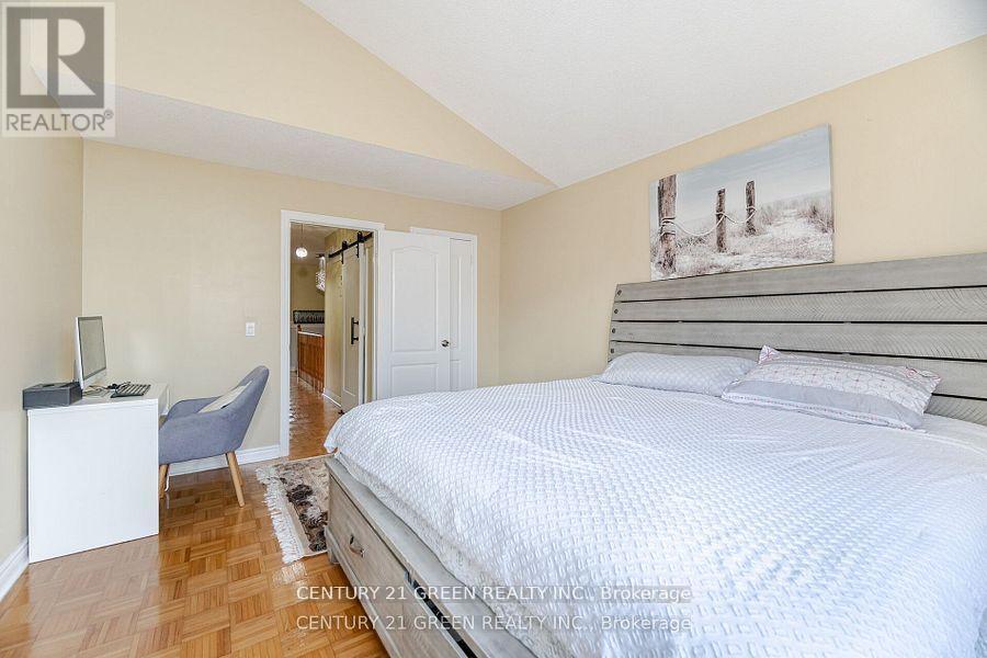18 Fiddlehead Terrace, Toronto (Malvern), Ontario  M1B 6B5 - Photo 25 - E12451489