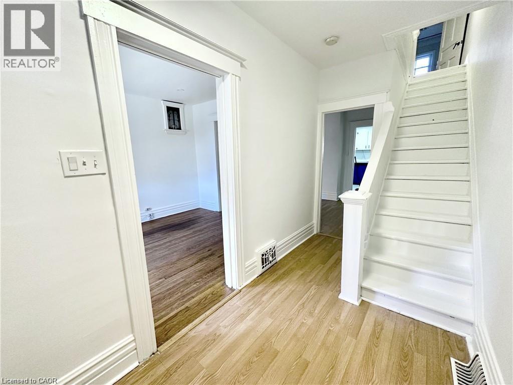 39 Beechwood Avenue, Hamilton, Ontario  L8L 2S5 - Photo 2 - 40777041