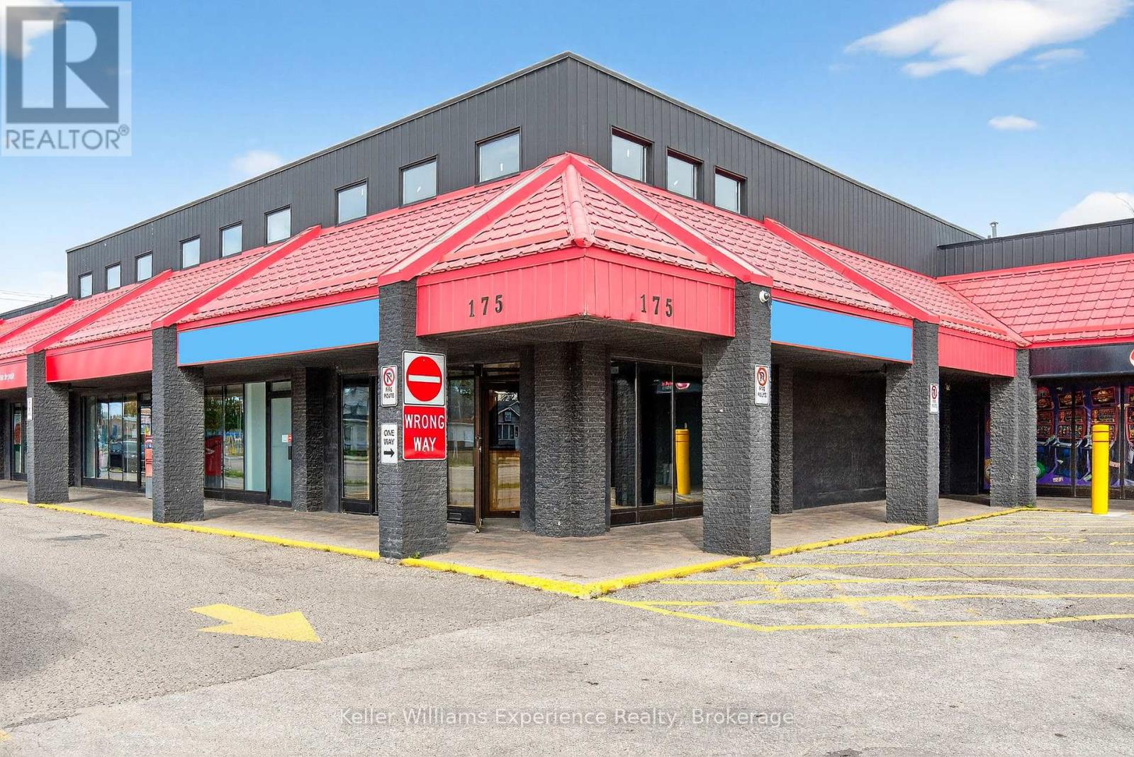 8 - 175 Main Street, Penetanguishene, Ontario  L9M 1L8 - Photo 1 - S12451527