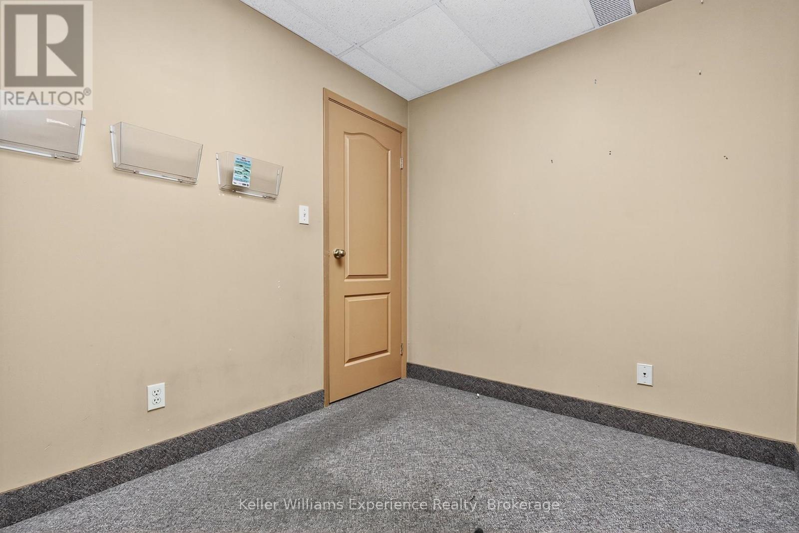8 - 175 Main Street, Penetanguishene, Ontario  L9M 1L8 - Photo 8 - S12451527