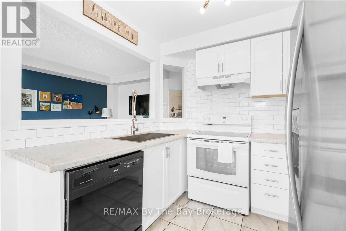 92 Brucker Road, Barrie (Holly), Ontario  L4N 8H9 - Photo 12 - S12451530