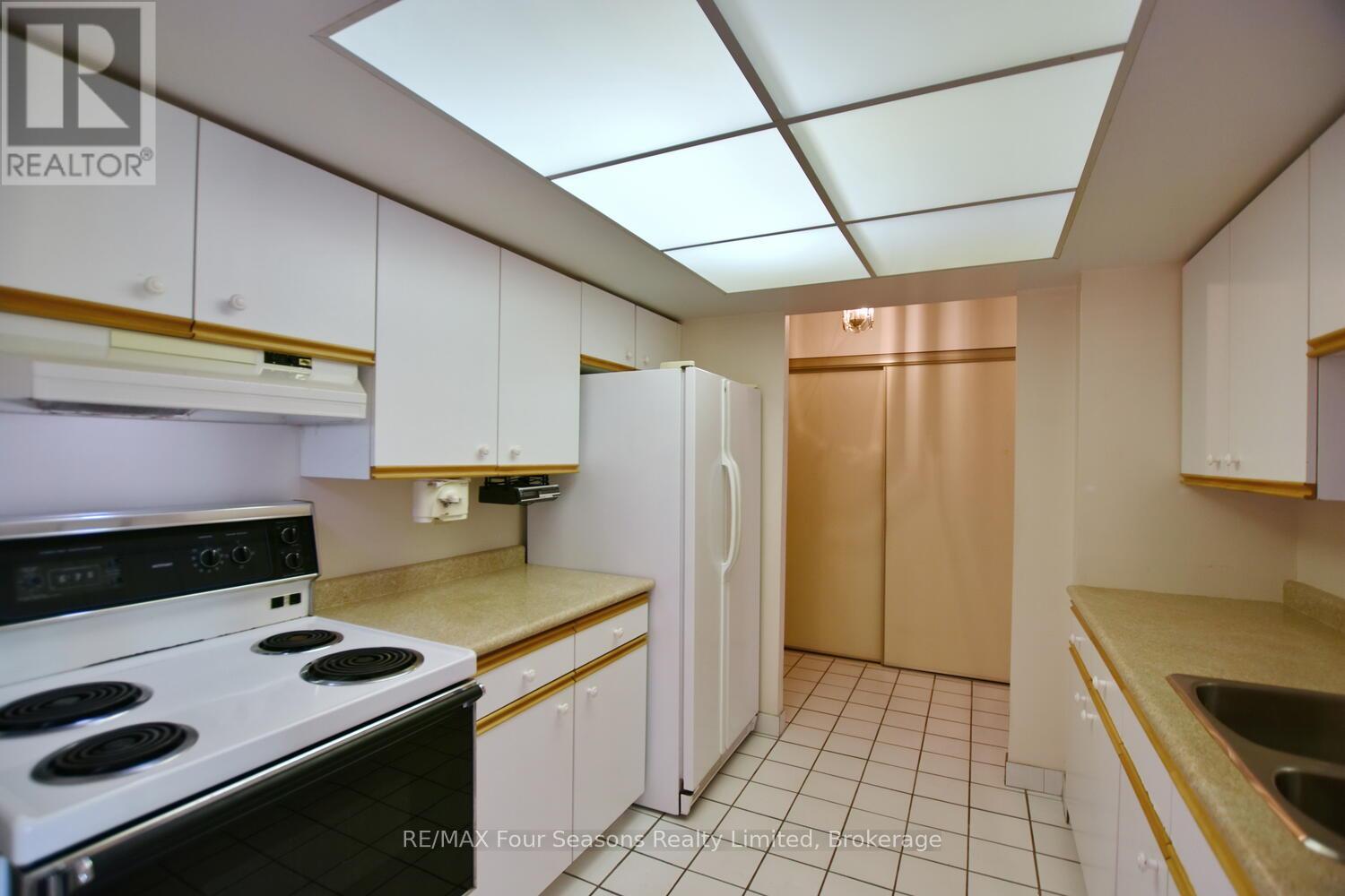 505 - 172 Eighth Street, Collingwood, Ontario  L9Y 4T2 - Photo 10 - S12451550