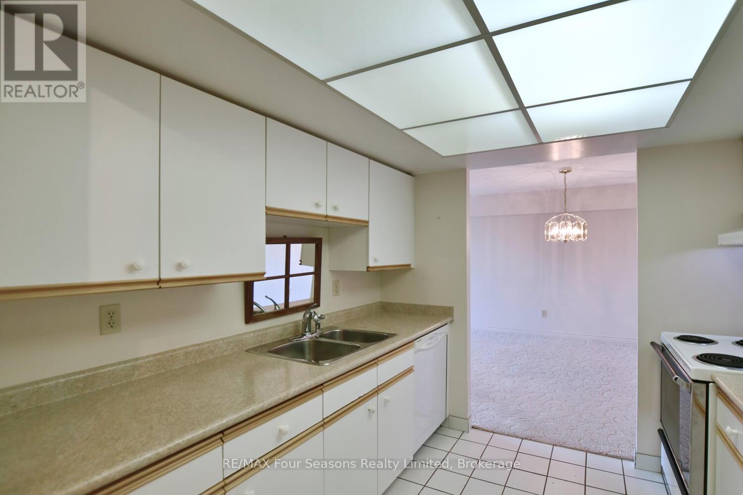 505 - 172 Eighth Street, Collingwood, Ontario  L9Y 4T2 - Photo 9 - S12451550