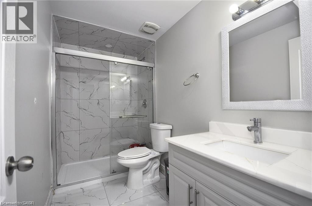 33 Bankside Drive, Kitchener, Ontario  N2N 3L3 - Photo 4 - 40769666