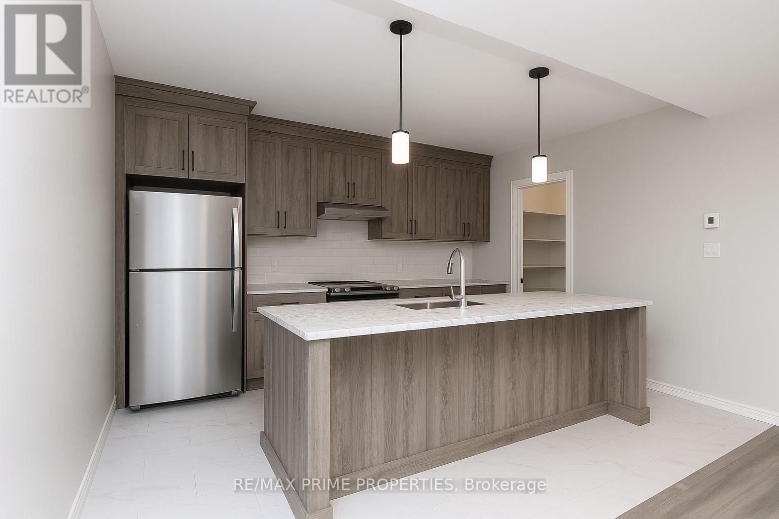 A - 562 Regina Street, Russell, Ontario  K0A 1W0 - Photo 6 - X12450657