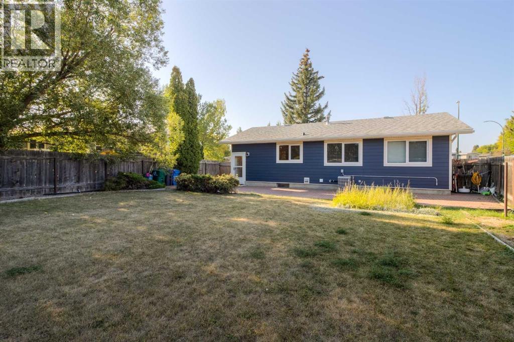 946 Columbia Boulevard W, Lethbridge, Alberta  T1K 4M3 - Photo 5 - A2250939