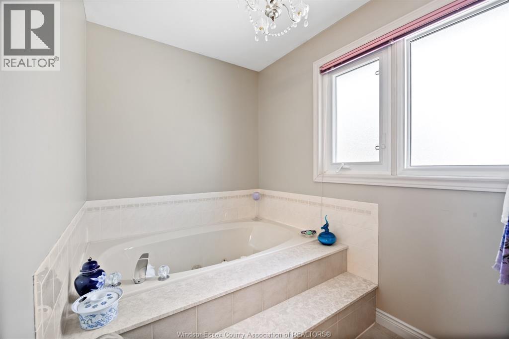 446 Corbett, Tecumseh, Ontario  N8N 4T4 - Photo 22 - 25025644