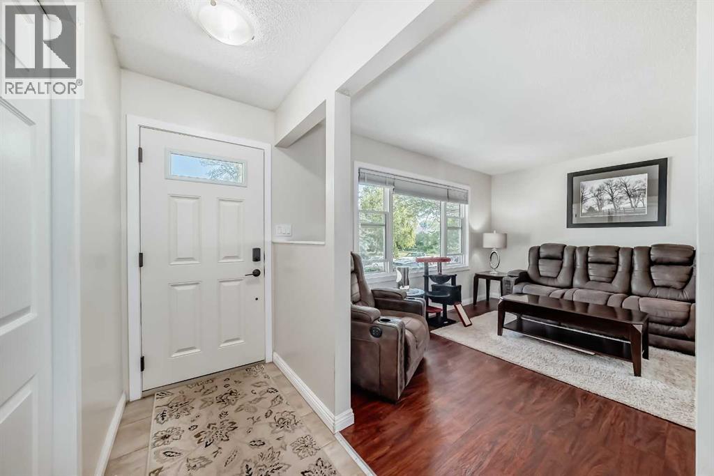 727 Macleay Road Ne, Calgary, Alberta  t2e 6c6 - Photo 5 - A2258210