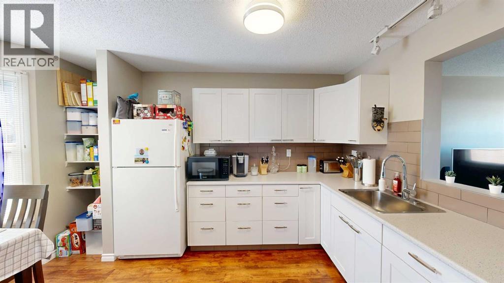 1558 St George Road N, Lethbridge, Alberta  T1H 5A1 - Photo 1 - A2258214