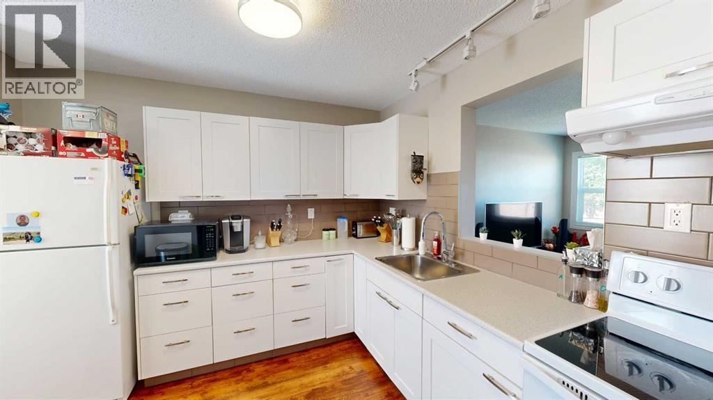 1558 St George Road N, Lethbridge, Alberta  T1H 5A1 - Photo 3 - A2258214