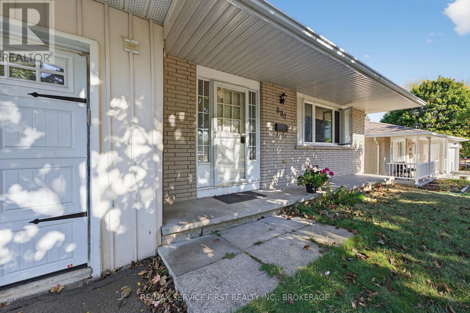 690 Fleet Street, Kingston, Ontario  K7M 5A5 - Photo 2 - X12451546