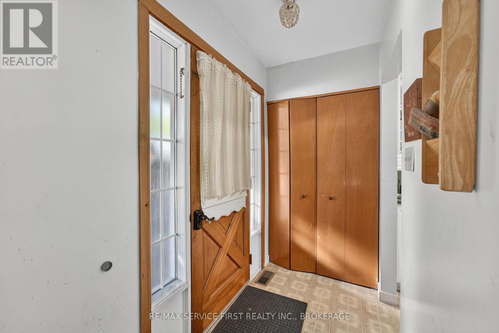 690 Fleet Street, Kingston, Ontario  K7M 5A5 - Photo 3 - X12451546