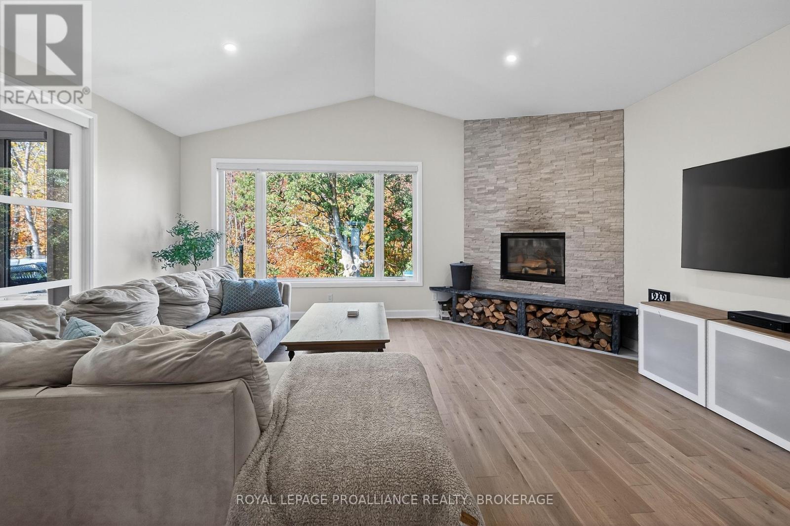 756 Riverview Way, Kingston, Ontario  K7K 0J2 - Photo 8 - X12451615