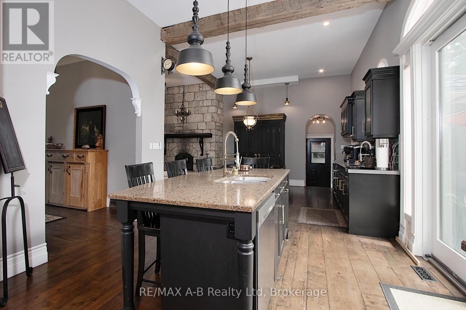 12096 Gale Road, North Middlesex, Ontario  N0M 1A0 - Photo 12 - X12451520