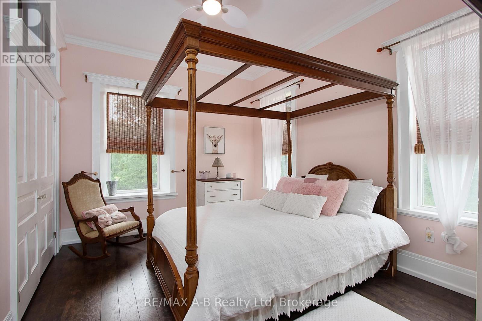 12096 Gale Road, North Middlesex, Ontario  N0M 1A0 - Photo 20 - X12451520