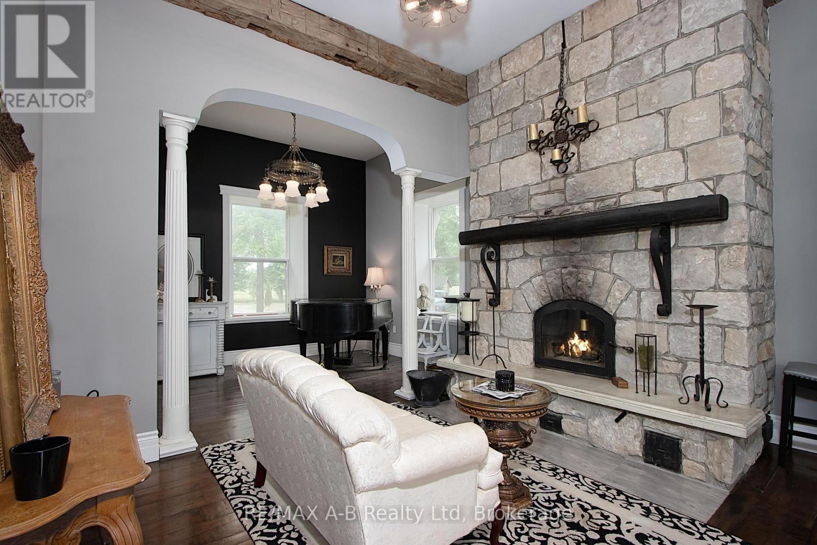 12096 Gale Road, North Middlesex, Ontario  N0M 1A0 - Photo 9 - X12451520