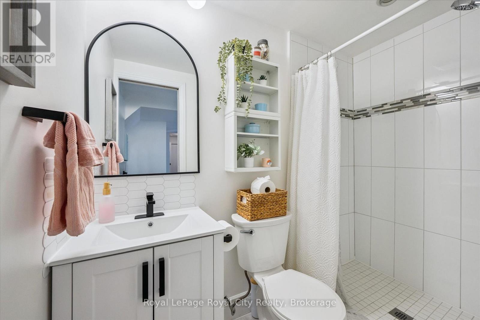 3 Latenda Place, Guelph (Kortright East), Ontario  N1G 3B8 - Photo 34 - X12451542