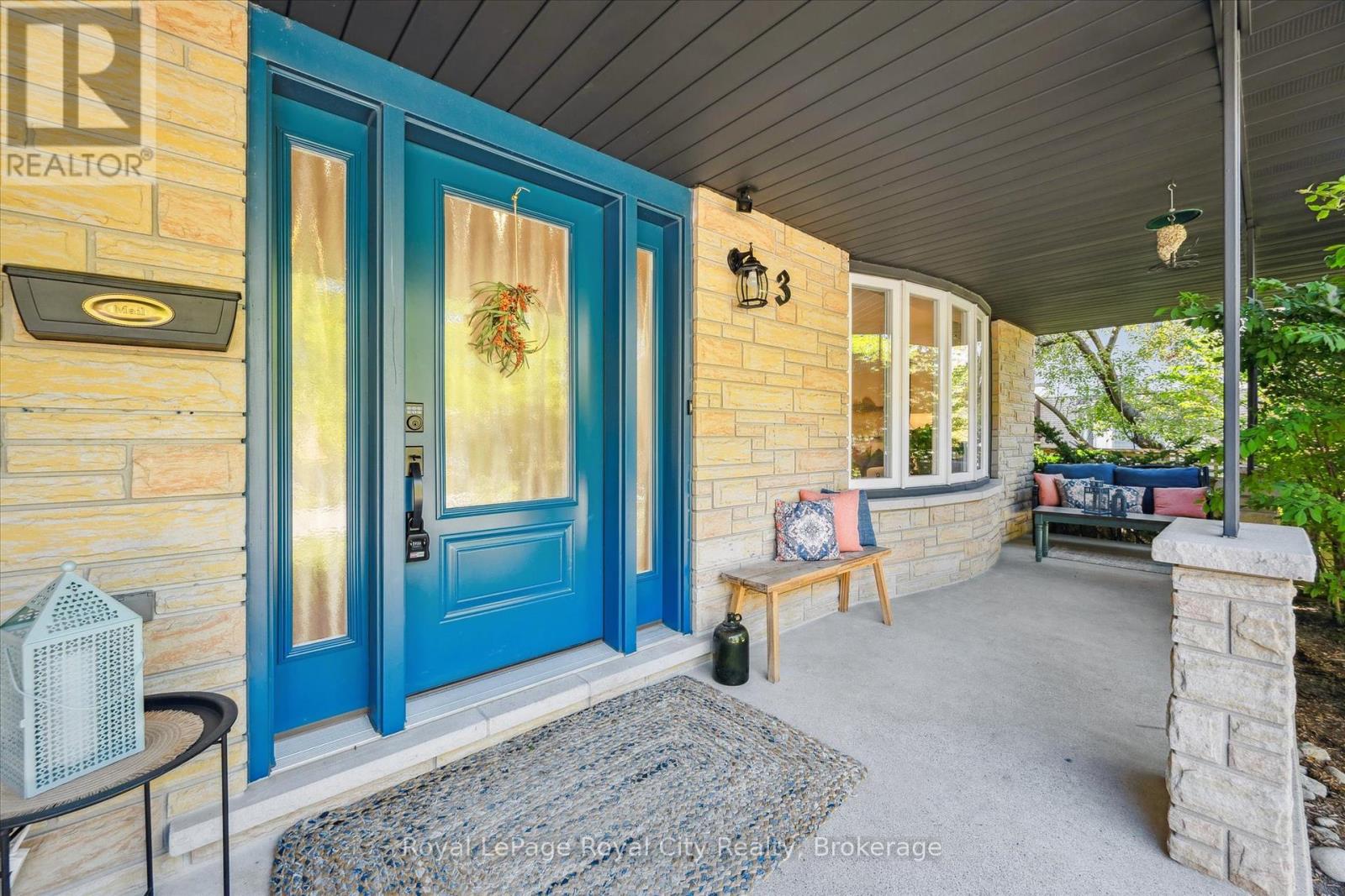 3 Latenda Place, Guelph (Kortright East), Ontario  N1G 3B8 - Photo 4 - X12451542