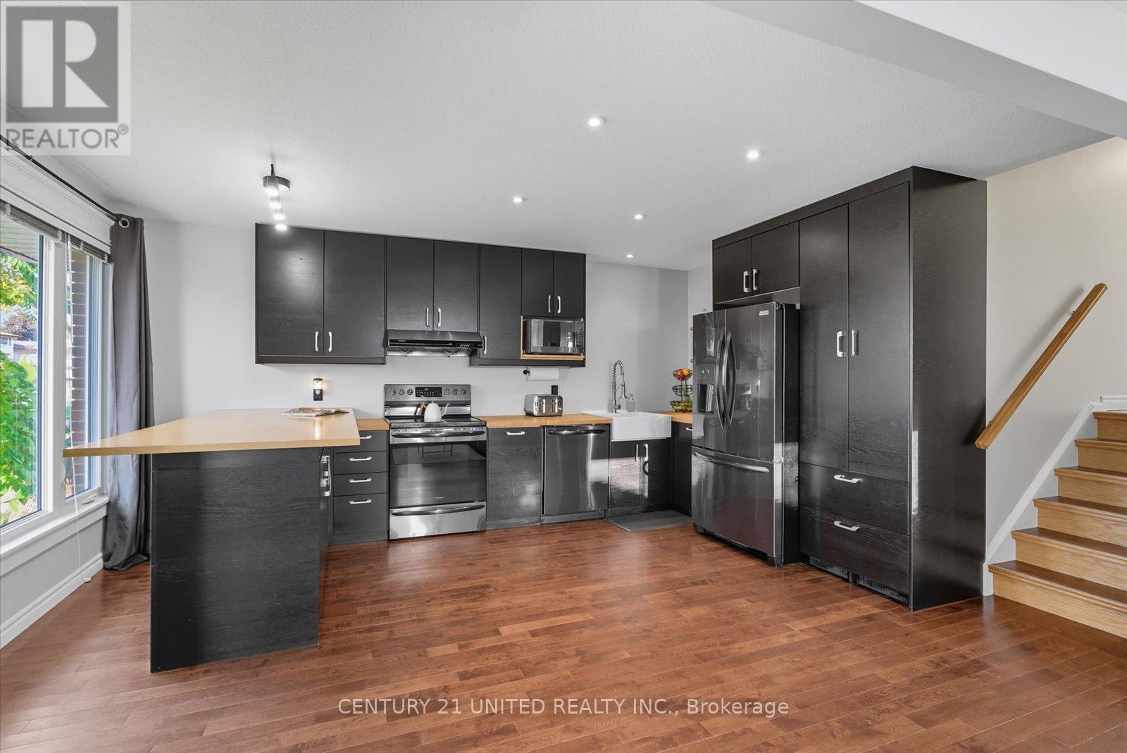 263 Riverview Heights, Peterborough, Ontario  K9J 1A9 - Photo 11 - X12451548