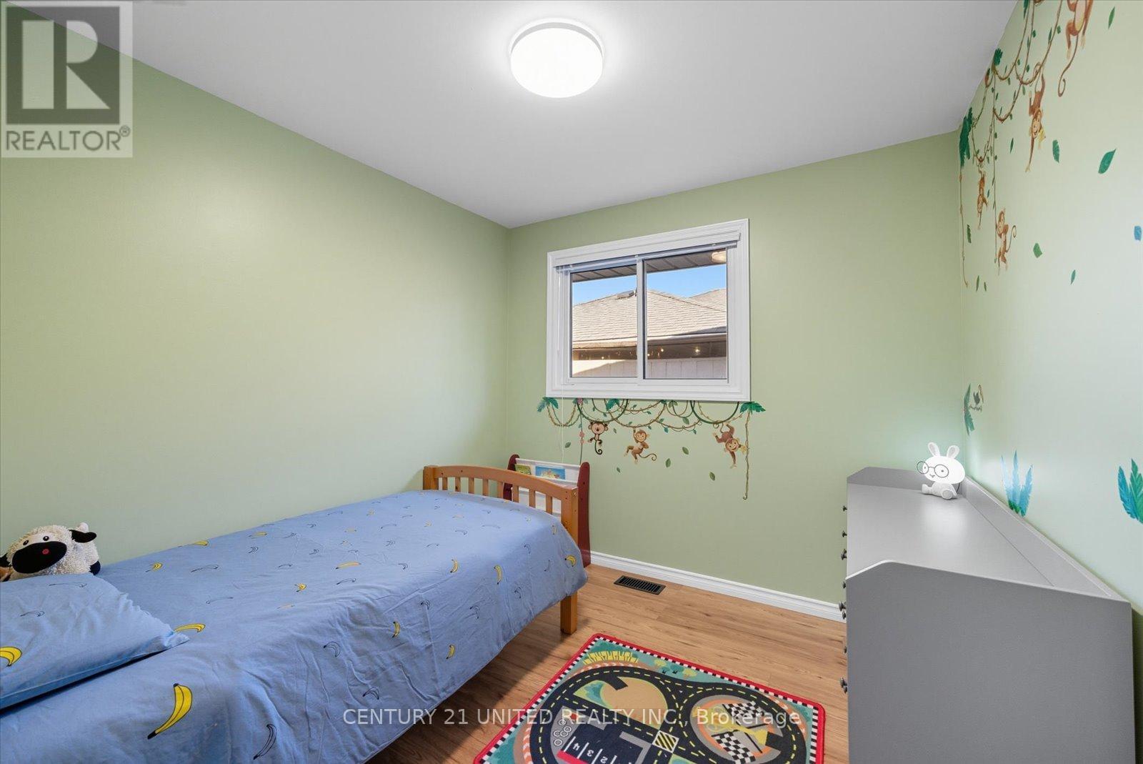263 Riverview Heights, Peterborough, Ontario  K9J 1A9 - Photo 16 - X12451548