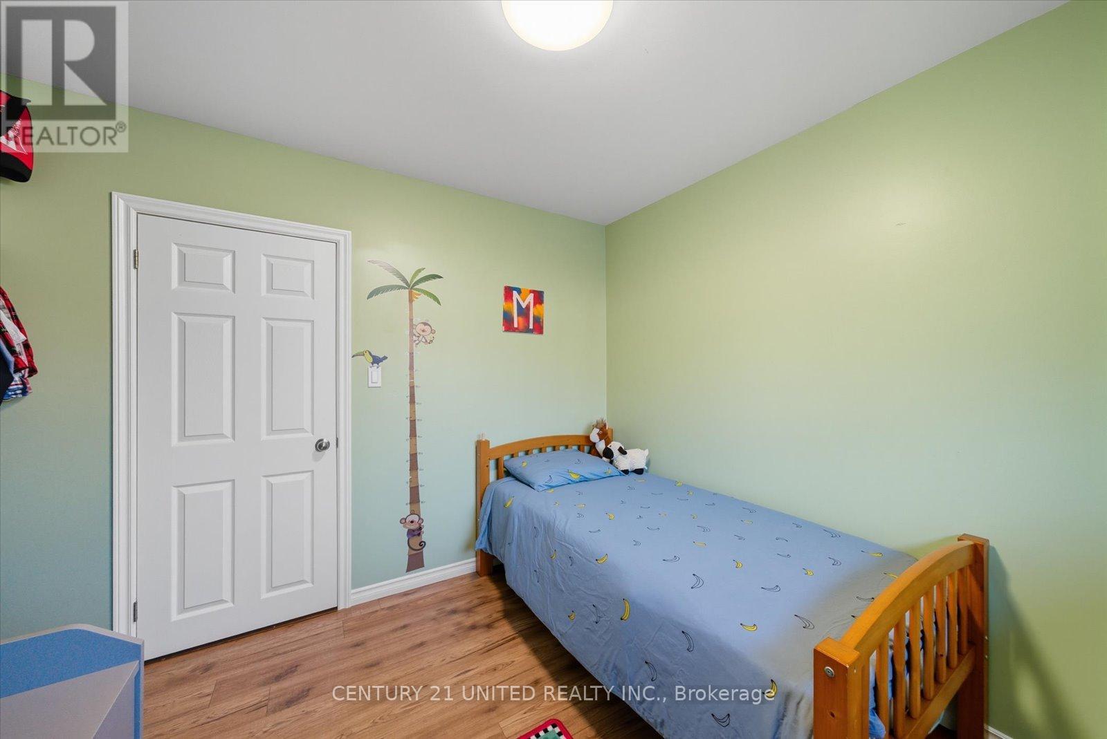263 Riverview Heights, Peterborough, Ontario  K9J 1A9 - Photo 17 - X12451548