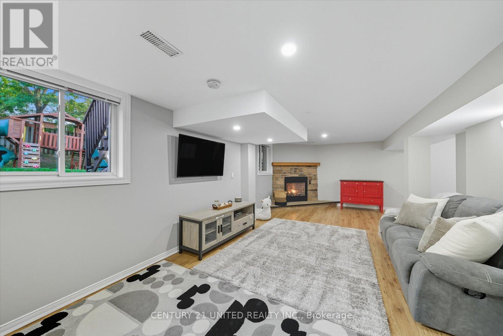 263 Riverview Heights, Peterborough, Ontario  K9J 1A9 - Photo 27 - X12451548