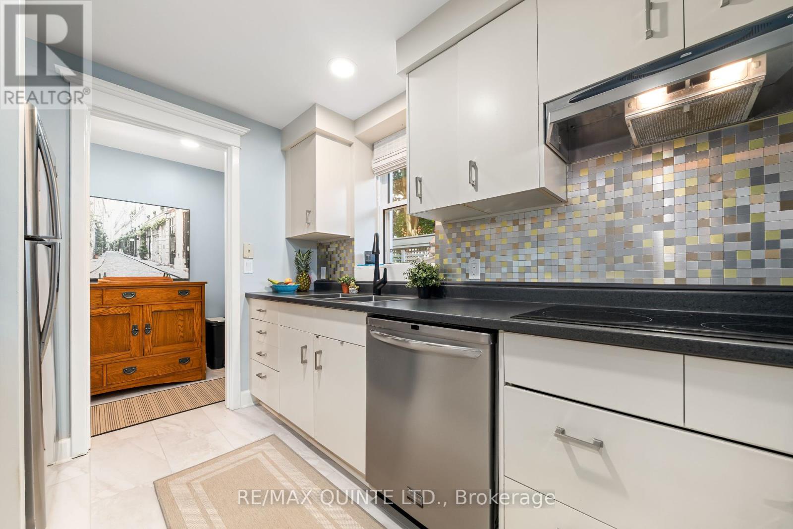 5 - 99 Bridge Street E, Belleville, Ontario  K8N 1M2 - Photo 16 - X12451554