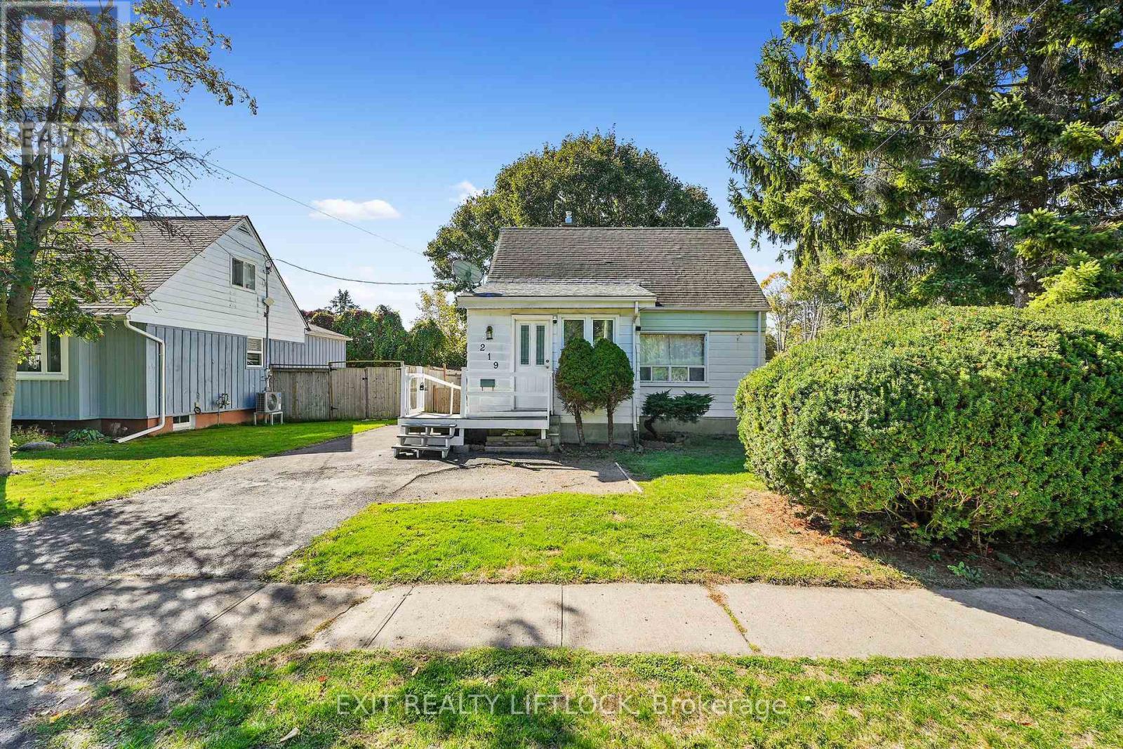 219 Burnham Street, Cobourg, Ontario  K9A 2W5 - Photo 3 - X12451589