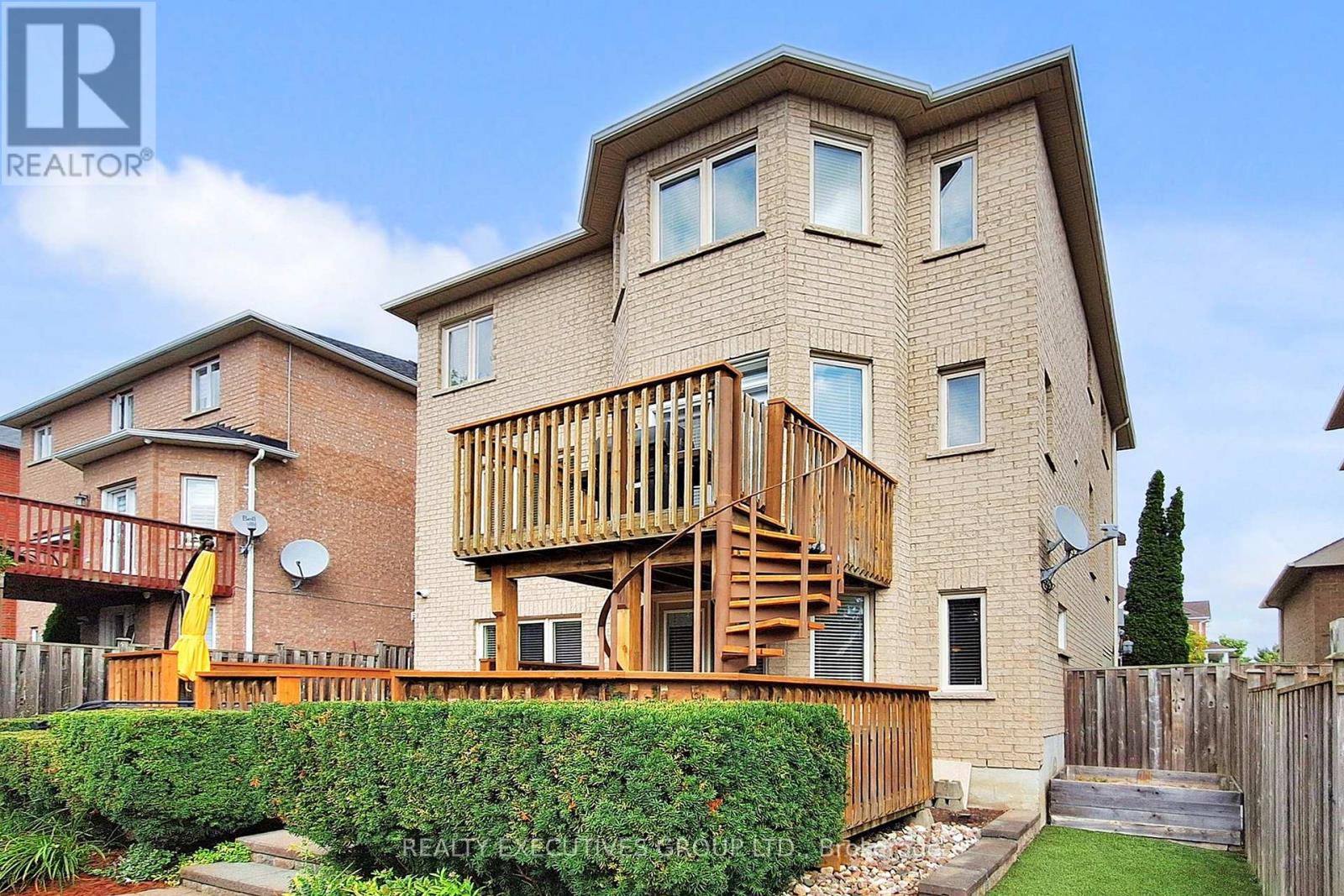 32 Shadow Falls Drive, Richmond Hill, Ontario  L4E 4J7 - Photo 45 - N12451472