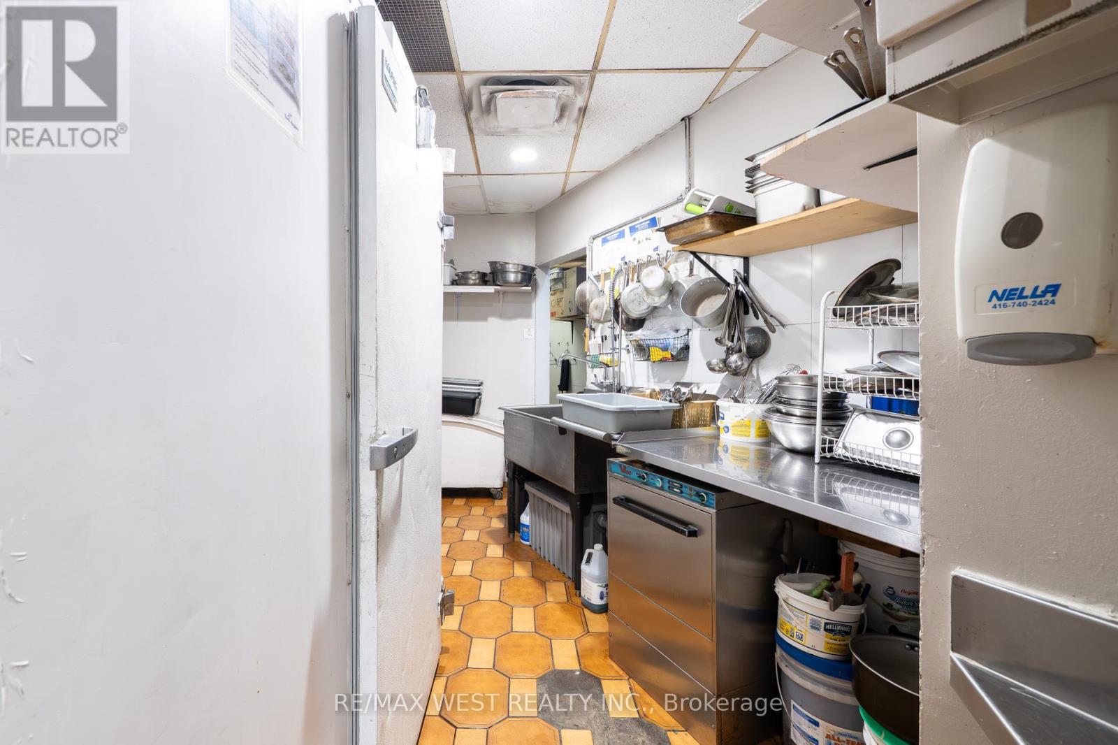 6 - 2180 Steeles Avenue W, Vaughan, Ontario  L4K 2Y7 - Photo 34 - N12451505