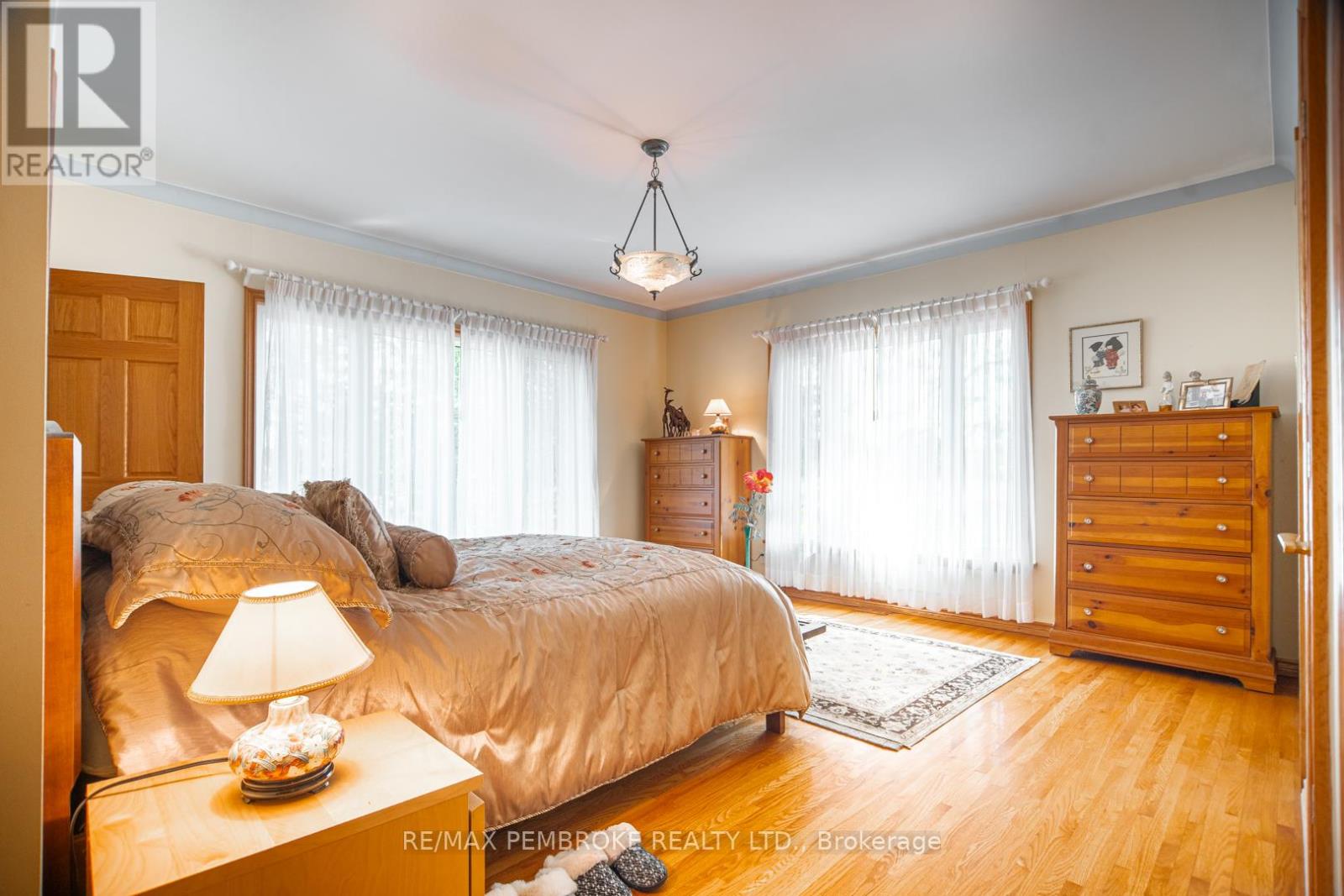 55 Blue Danube Way, Laurentian Valley, Ontario  K8A 6W2 - Photo 22 - X12451564