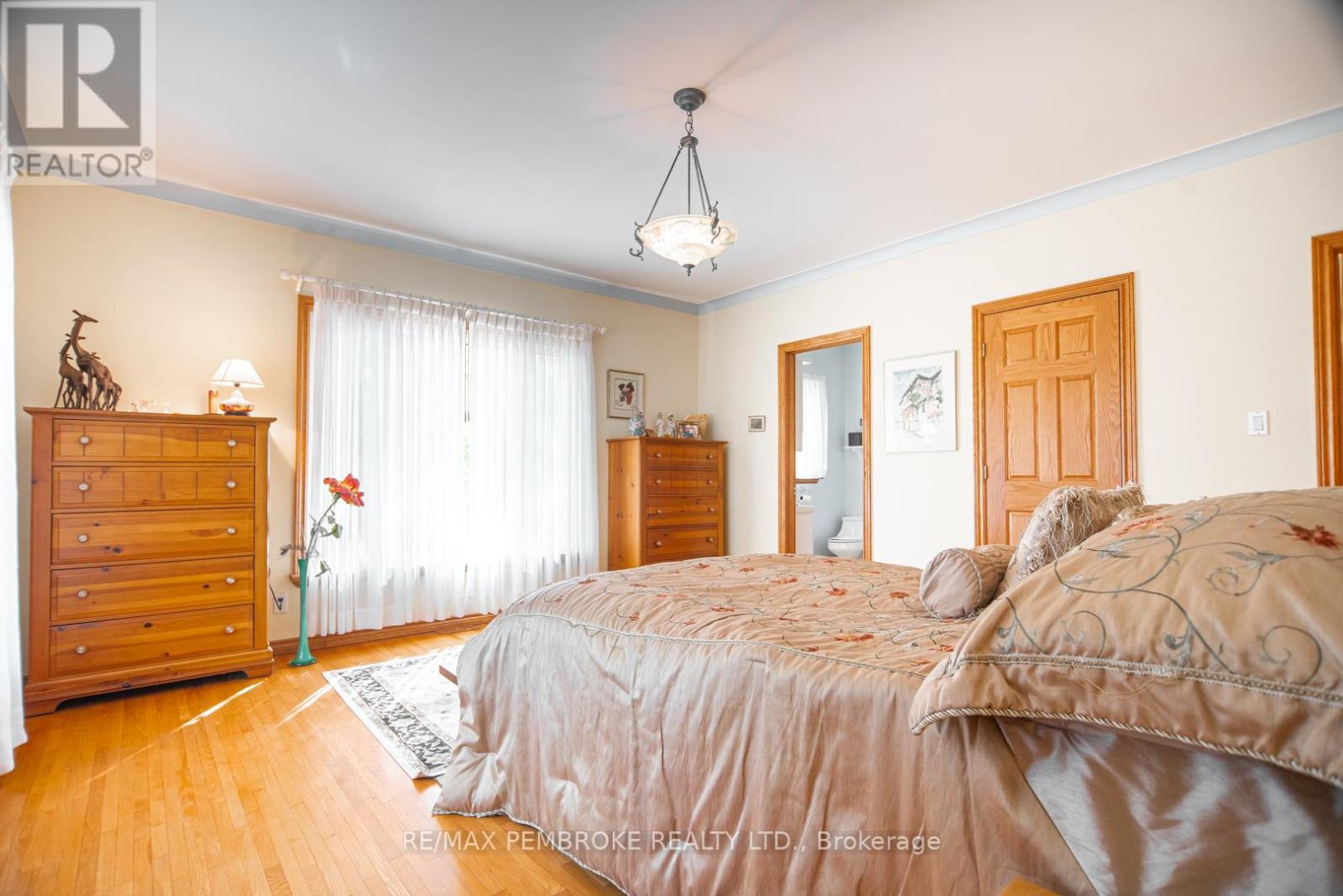 55 Blue Danube Way, Laurentian Valley, Ontario  K8A 6W2 - Photo 23 - X12451564