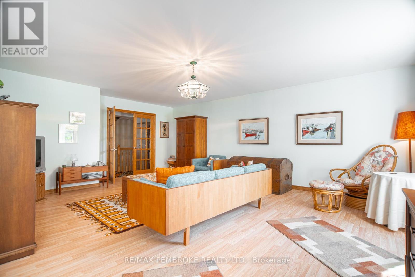 55 Blue Danube Way, Laurentian Valley, Ontario  K8A 6W2 - Photo 32 - X12451564